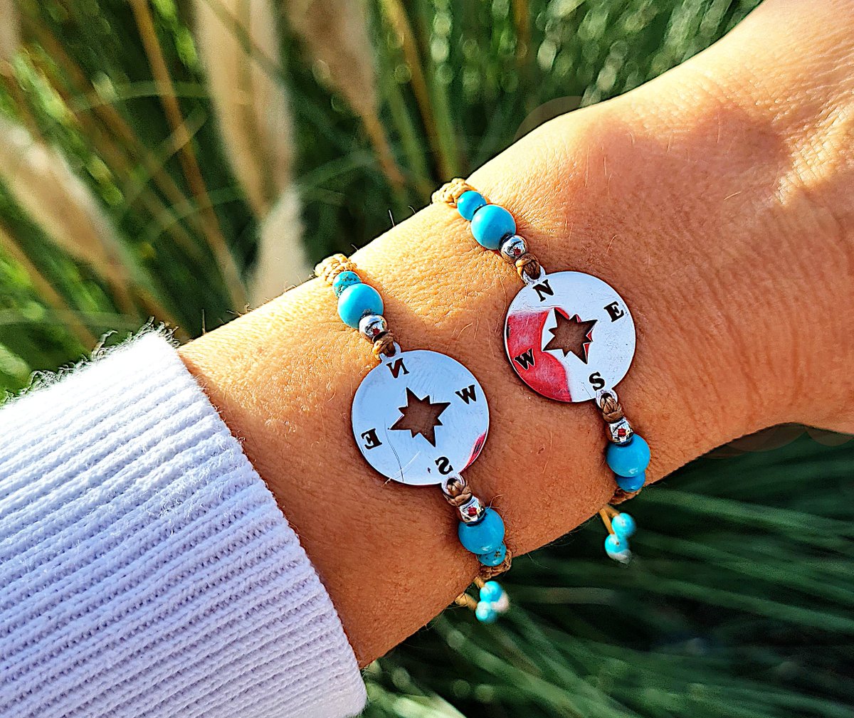 Catchinsky's tweet photo. anschmiegsame Partnerarmbänder -auch einzeln verfügbar! #Kompass, #Türkis-Halbedelstein, #Armbandset 2 Armbändern, #Makrameearmband #Freundinnen, Edelstahl https://t.co/1XeiDeQHcx #hochwertigesEdelstahl #Meerliebhaber #AnderSee #Seeliebhaber #nachhaltigesGeschenk https://t.co/j3yMKNE6dU