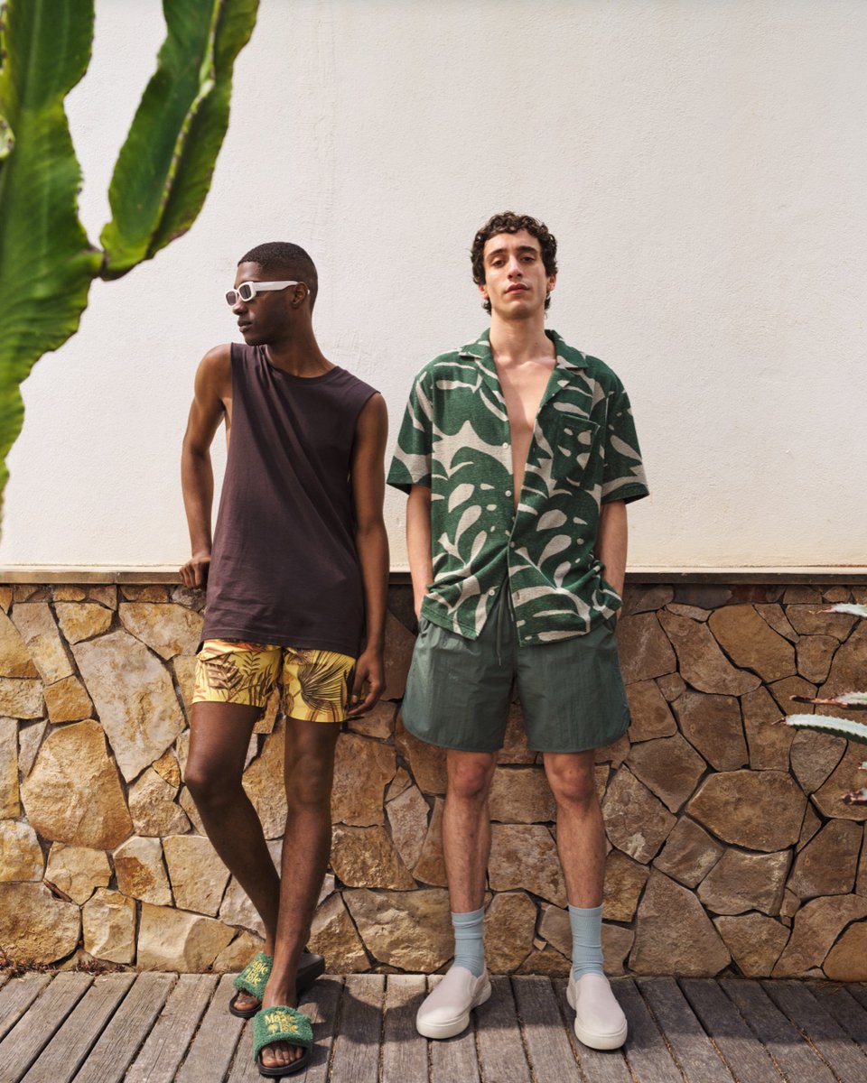 Comenzamos a ponernos en modo verano con nuestras prendas playeras.😎🏝️

PD: No es necesario estar de vacaciones para lucirlas con estilo.🤫

Ven por tu outfit veraniego a nuestras tiendas o encuéntralo en pe.hm.com 👌

#HMPeru