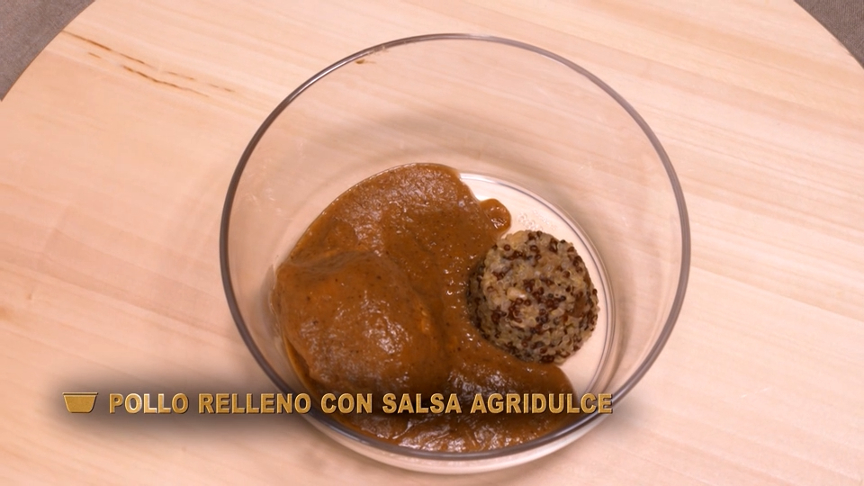 telemadrid's tweet photo. 🍽 ¡Estos son los tres platos que lucharán por el oro de #TupperClubTM! ¿Cuál creéis que elegirá @PacoRoncero como ganador?

⏰ Mañana a las 21:30 h.
📌 https://t.co/rfoPbiZIJ6 https://t.co/v6gF6DZlPy