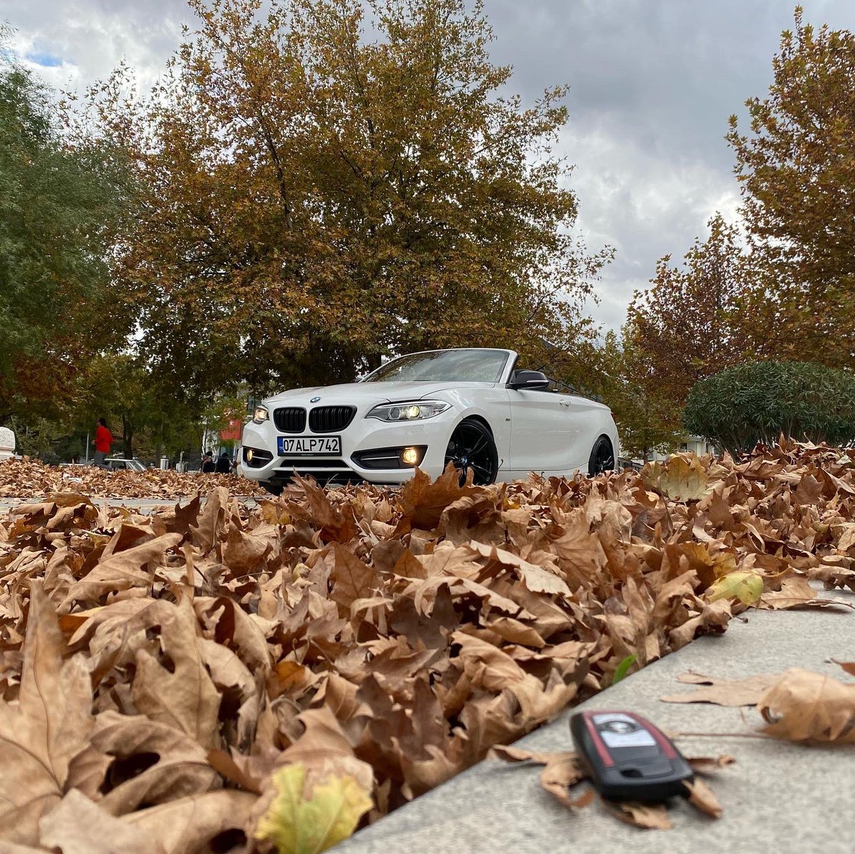 farukmasali89's tweet photo. BMW 2.18i Cabrio sportline 
2015 model 
160 bin km
Özel plaka
Emsalsiz… https://t.co/KBECtWnX5o