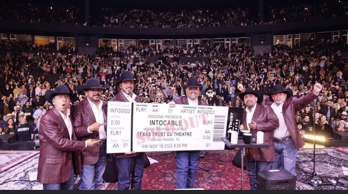 MiguelTorres133's tweet photo. AYER VIERNES 18 NOVIEMBRE #soldout #dallas #texas @grupointocable 👏🏼👏🏼 @IntocableRJM https://t.co/9WThKyouJ5