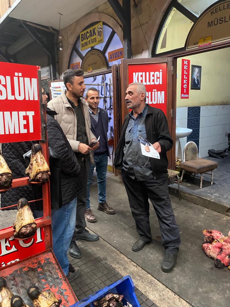 battalgazideva's tweet photo. Esnafımızın genel sorunları  kirası birikmiş,  mal alma, satma, tedarik etme noktasında sıkıntı yaşıyoruz. Bu sıkıntılarımız her sabah uyandığımızda biraz daha artıyor".
Sorunları dinledik notlarımızı aldık. Deva Partisi iktarında bu sorunların çözümü için sözümüzü verdik. https://t.co/GHvF3pRpke