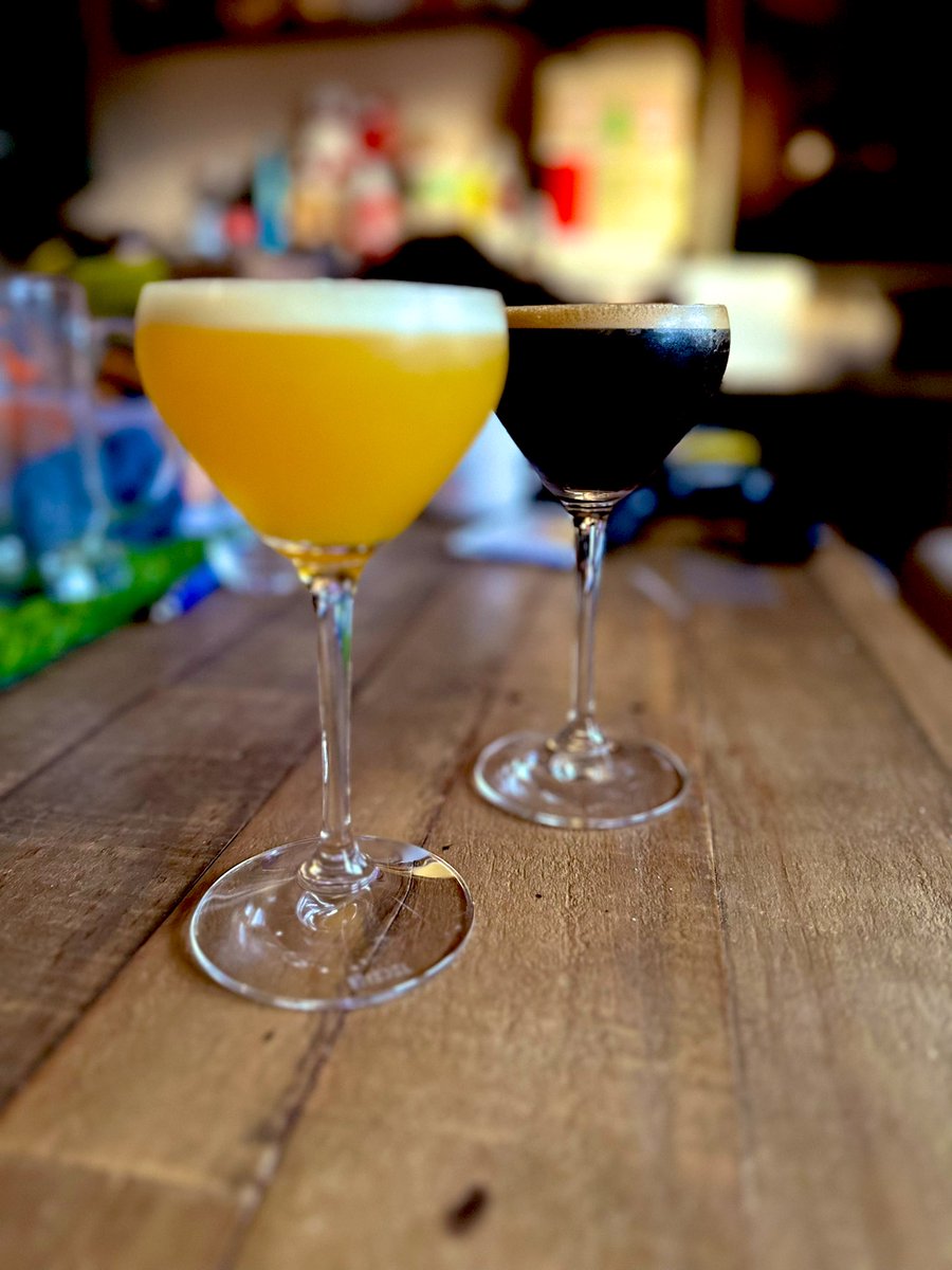 SanjieB's tweet photo. Trying something new with @Tailscocktails taking a break from the housework to enjoy a Passion fruit Martini Cocktail and a cheeky Espresso Martini. A lot easier and much tastier than I thought they would be. Ideal for a night in 🍸#IceSHAKESHAKEPour #MyTAILSTale #TailsCocktails https://t.co/aYkLv59jFu
