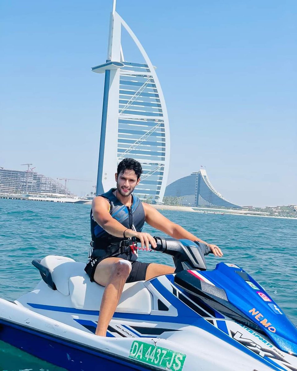 Live life and enjoy the ride😎 #throwback #dubai #watersports #jetski