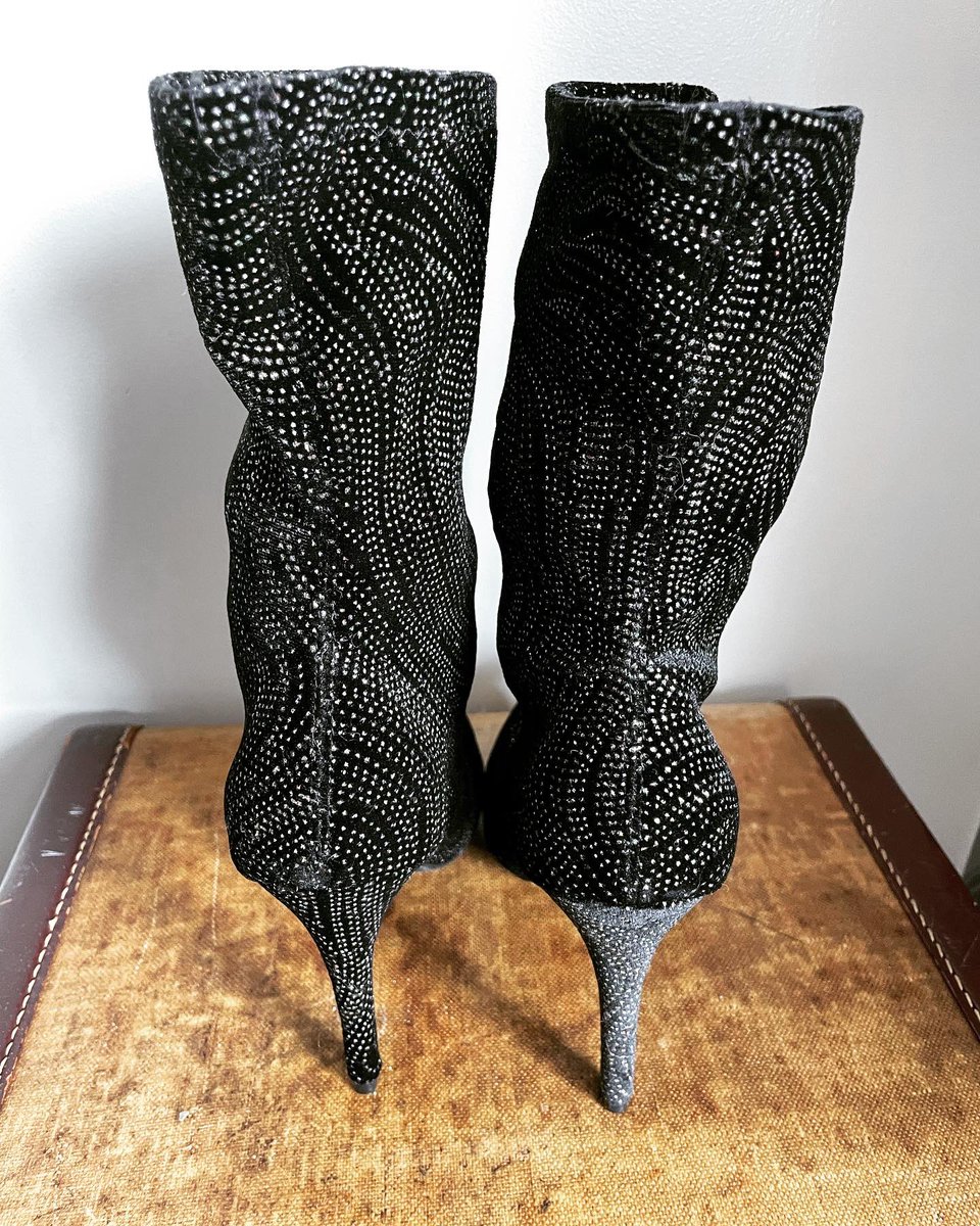 Amazing heeled boots for holiday season. Sparkle and shine!✨

Size 7

$30.00

Please message if interested ✨