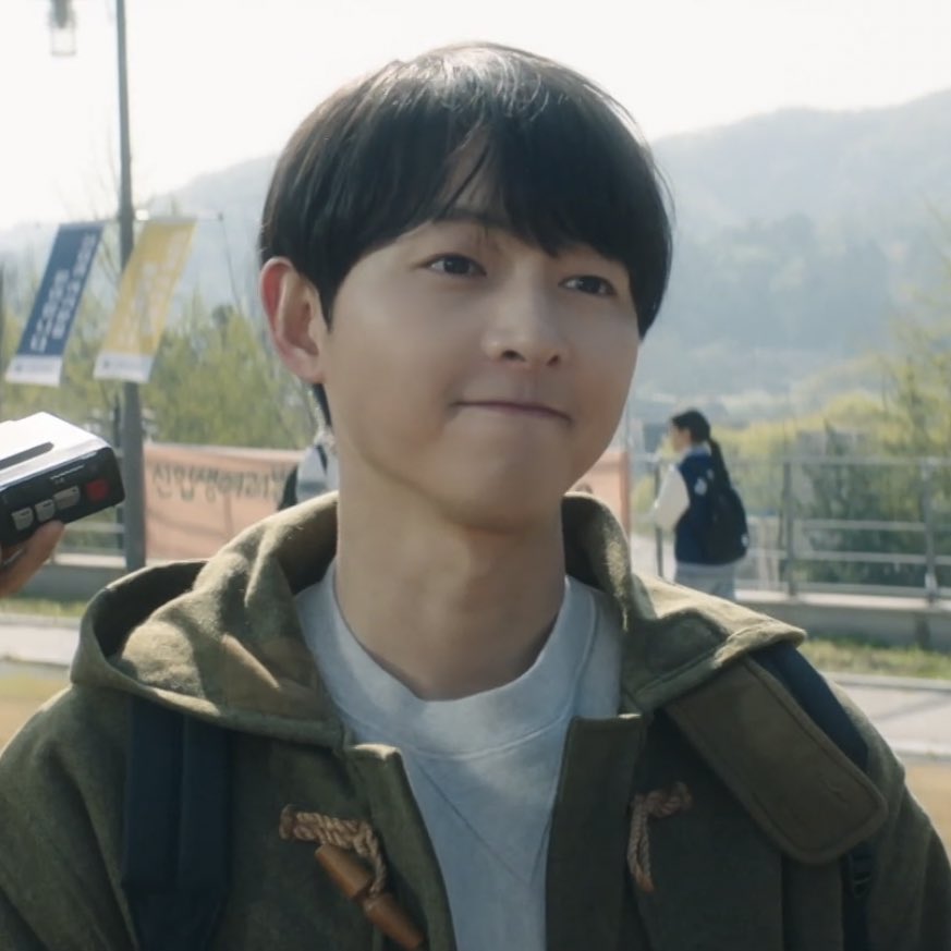 윤현우(aka 진도준) 맑눈광 존나 무섭다
회귀하더니 분당 땅 사달라고 한다 얘랑 엮이면 조땐다