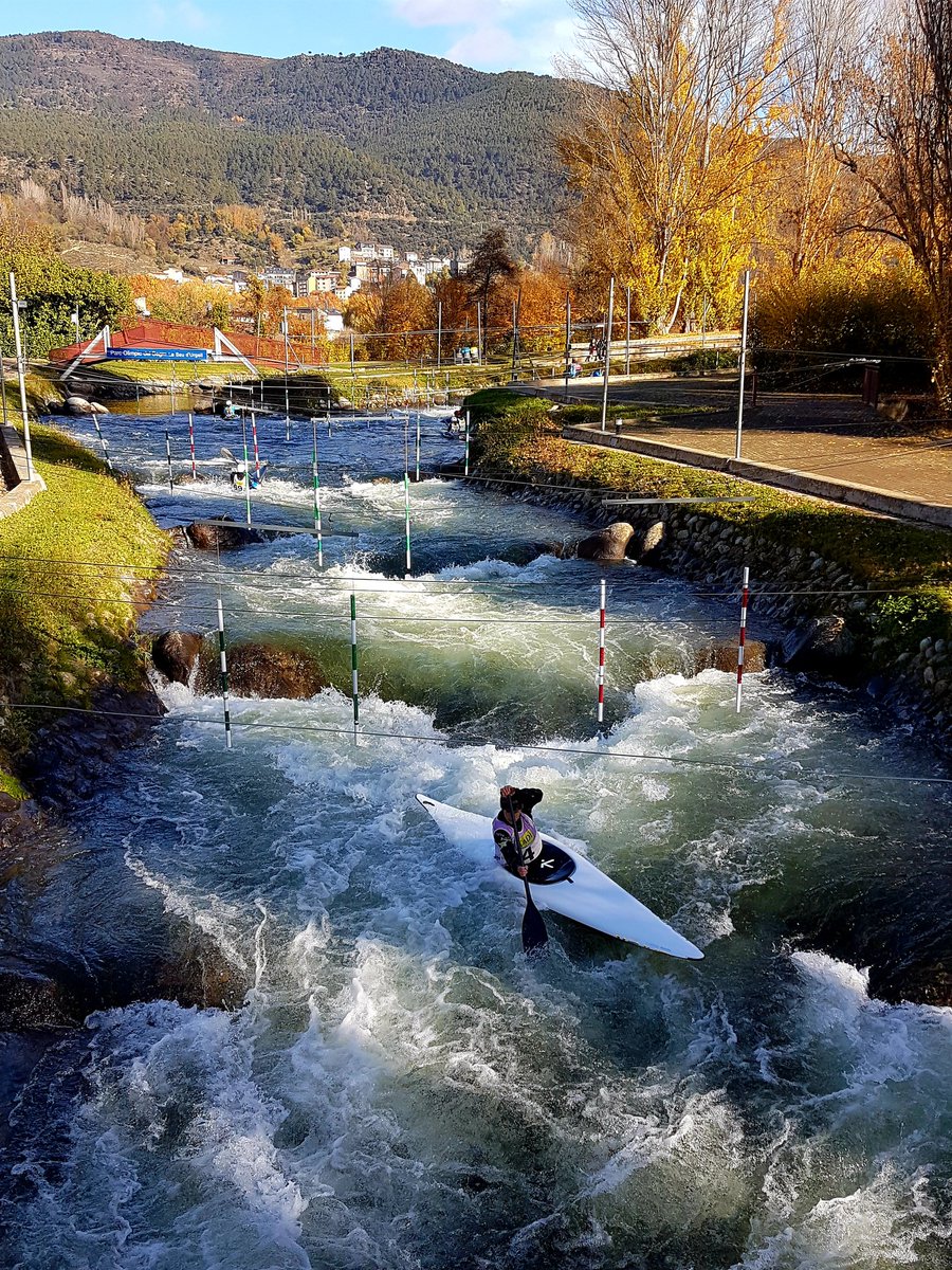 Habilitat, coneixement de la tècnica, de l'aigua i de les seves corrents. Geografies quotidianes, paisatges de l'aigua #canoaslalom a la Seu @RaftingParc <a href="/cadicanoekayak/">Club Cadí CK</a> <a href="/esportslaseu/">Servei d'Esports Ajuntament de la Seu d'Urgell</a> <a href="/ajlaseu/">Ajuntament de la Seu d'Urgell</a> <a href="/PlanetCanoe/">Everything canoe, kayak, and SUP</a> <a href="/CanoeEurope/">Paddle Europe</a> <a href="/nvilarrubla/">Núria Vilarrubla</a>