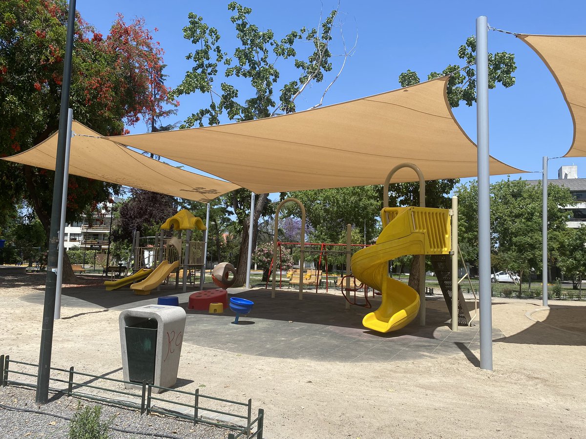 Gracias <a href="/Muni_provi/">Muniprovi</a>! Nuestros hijos necesitaban mucho la sombra en la plaza Uruguay.