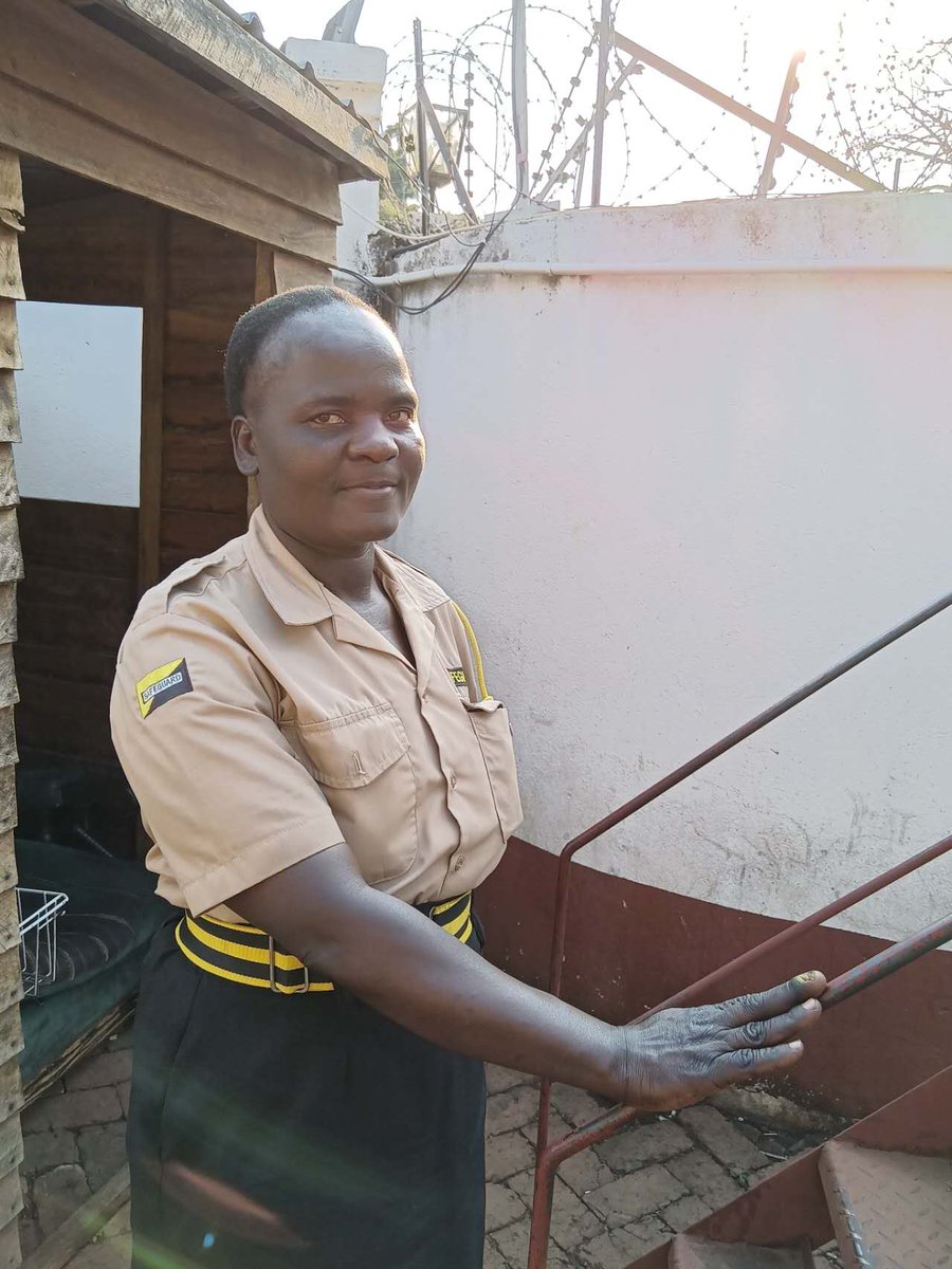 Ms. Precious has been suffered from finger infection and pus discharge for more than 5 years. After turn to me, she was diagnosed as chronic paronychia, and was completely debridement for a week before he recovered. These medical services are provided for free. She is so happy!