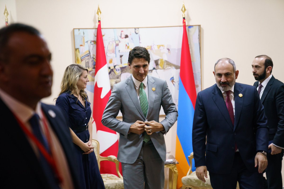 JustinTrudeau's tweet photo. We’re committed to strengthening democracy, growing our economies, and advancing peace and security in the Caucasus. That’s what Armenia’s Prime Minister, @NikolPashinyan, and I discussed when we sat down today – and we’ll continue to expand the partnership between our countries. https://t.co/1SpOwUyGti