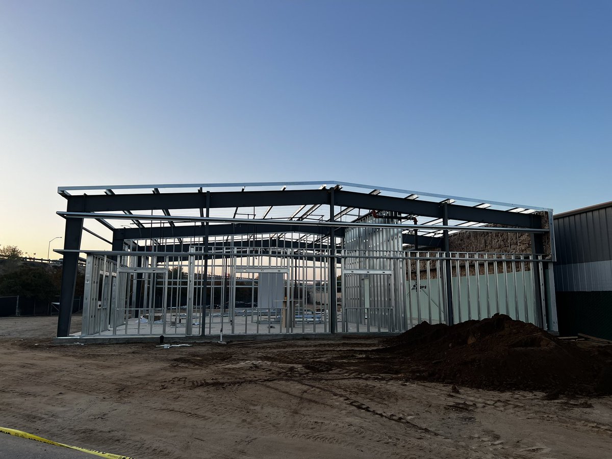 TwoFiveBaseball's tweet photo. Love getting to watch from the ground up! It’s coming along!
#HittersHit #BarrelBuffet https://t.co/xJ5Z3qNEGN