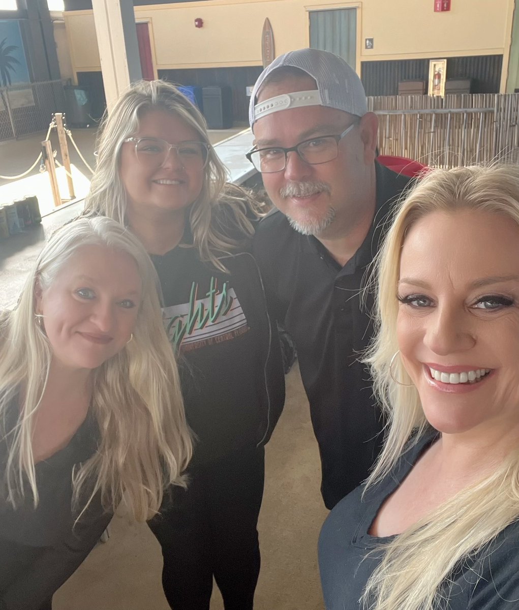 ____eclaire's tweet photo. Ready for #SeniorKnight! Come get a bloody mary or a mimosa from your fav UCF bartenders!!! 2nd floor cabana, #chargeon #TagUCF https://t.co/xbnO8p4goW