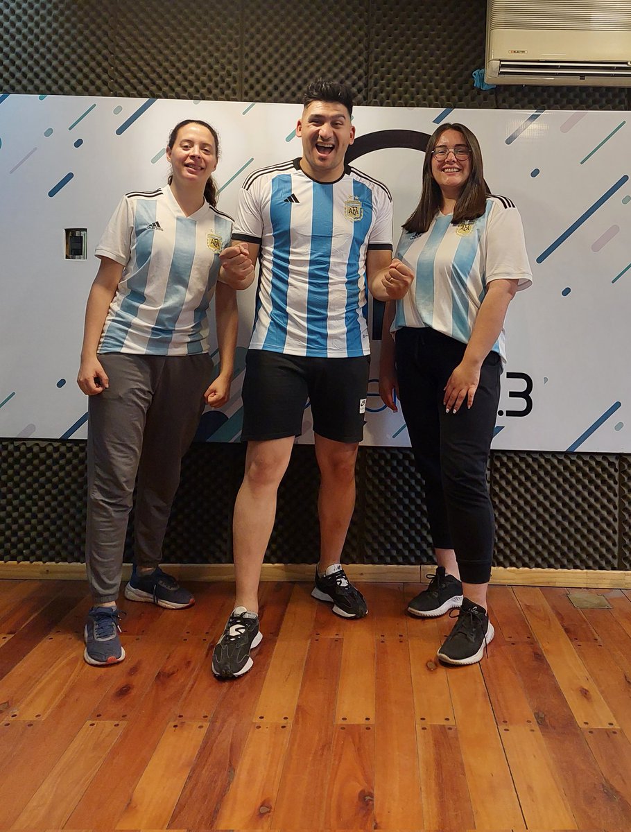 RadioB923fm's tweet photo. En #MAÑANAB nos ponemos la celeste y blanca 🇦🇷

Hasta las 13hs te acompañamos 😎

👉🏼Elegí dónde y cómo escucharnos:

📻Sintoniza 92.3 FM - RadioB
🖥️https://t.co/YtZY57o8rX

.
.

#tufrecuenciapositiva #mañanab https://t.co/YYYShXS5av