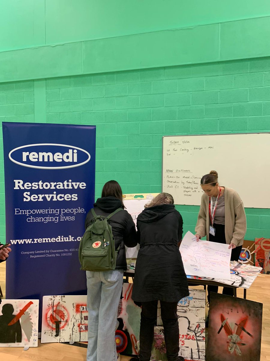 Luke and Sinead from YEF #Manchester and Early Interventions have had a great time, discussing with young people at #Stockport Marple Sixth Form about what practitioners can do to make young people feel safer in the #community. <a href="/YouthEndowFund/">Youth Endowment Fund</a> <a href="/MarpleSFC/">Marple Sixth Form College</a>
