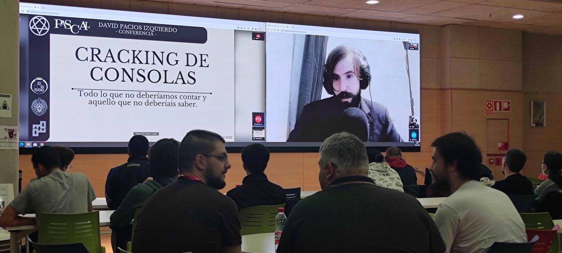 Cryptoparty_Es's tweet photo. Desde Nicosia, videoconferencia con @Semi_ingenieros sobre el cracking de videoconsolas. 

#cryptoparty https://t.co/7WS7ijOJTu