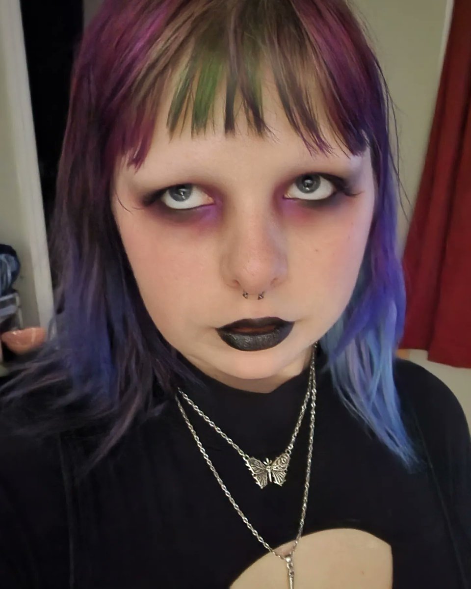 spoookydoe's tweet photo. The fit and makeup that was for #trinityofterrortour #alternative #alt #alternativegirl #altgirl #altbabe #alternativebabe #altfashion #alternativefashion #altstyle #alternativestyle #darkalt #darkalternative #darkaesthetic #altmakeup #alternativemakeup https://t.co/YVLtKUGFhN