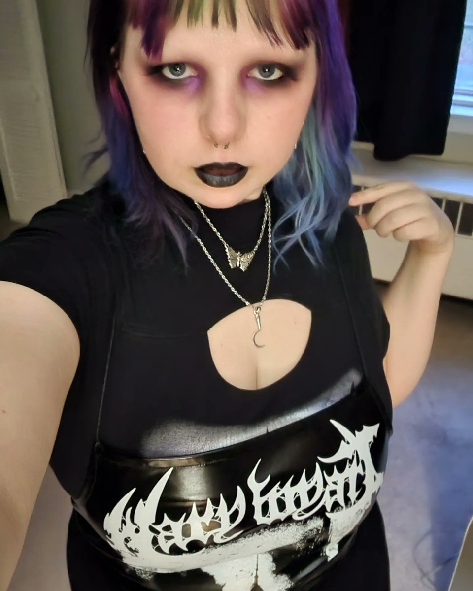 spoookydoe's tweet photo. The fit and makeup that was for #trinityofterrortour #alternative #alt #alternativegirl #altgirl #altbabe #alternativebabe #altfashion #alternativefashion #altstyle #alternativestyle #darkalt #darkalternative #darkaesthetic #altmakeup #alternativemakeup https://t.co/YVLtKUGFhN