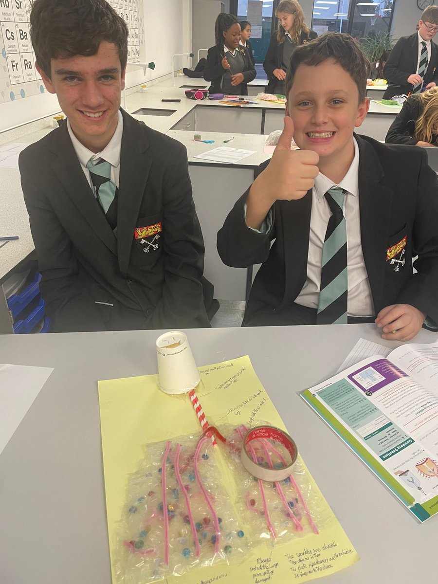 HolyportScience's tweet image. It was a very creative and colourful few lessons in the labs last week 🎨🫁

- Year 8 making model lungs to learn about the respiratory system 

- Year 7 experimenting with chromatography to learn about techniques of separating a mixture 

#creativityinscience