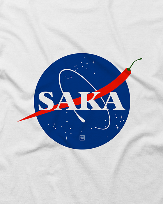 Goonertoons's tweet photo. Made a NASA x Lil’ Chilli t-shirt concept in honour of our brilliant space invading Starboy at the World Cup 💫🚀 @BukayoSaka87 Which design looks better? 🤔

Get the #Goonertoons t-shirts, hoodies and more ONLY in my Redbubble store: https://t.co/zq48GuDaVr https://t.co/xYk8UdCoeL