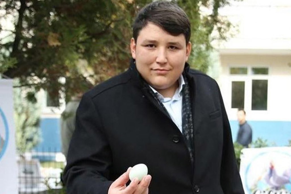 SamWeiseGamgee's tweet photo. Bu millet bu tosunlardan ne cekti be. https://t.co/KP0TJmcWeI