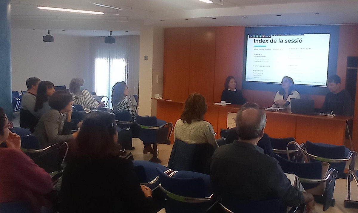 PromoSalutGi's tweet photo. Seguim amb el plenari👍. El nostre grup de recerca ens explica els resultats de l'estudi qualitatiu que es va portar a terme. @coplefc @COIGIrona @COMGirona @ColVetGi @treballsocial1 @FarmaceuticsGi @copc_cat https://t.co/XOmQXCyaPj