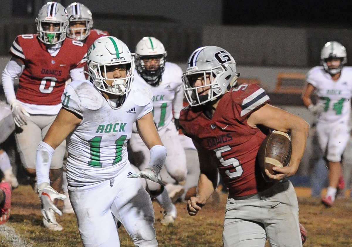 marviljr's tweet photo. Garfield (10-2) will play Birmingham (8-4) for the LA City Section Open Division title Nov. 26 at #LAValleyCollege. In the semis, 4 seed Garfield beat No. 8 Eagle Rock, 38-20; No. 7 Birmingham beat No. 3 Banning, 42-7 #GarfieldHSELA #GDogsFootball #ciflacs #laschools #lausdLDE https://t.co/jwDcnQiavx