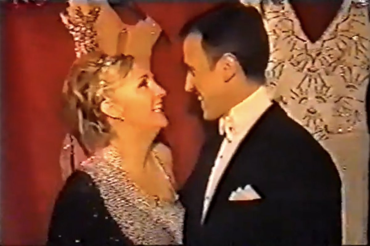 Lesley Garrett and Anton du Beke- Tango youtu.be/7oYfARai9bc via <a href="/YouTube/">YouTube</a> in honour of Strictly in Blackpool here is my absolute favourite Blackpool dance. Pure joy and gorgeousness <a href="/garrettsgossip/">Lesley Garrett CBE</a> and <a href="/TheAntonDuBeke/">Anton Du Beke</a> doing the tango. ♥️💃