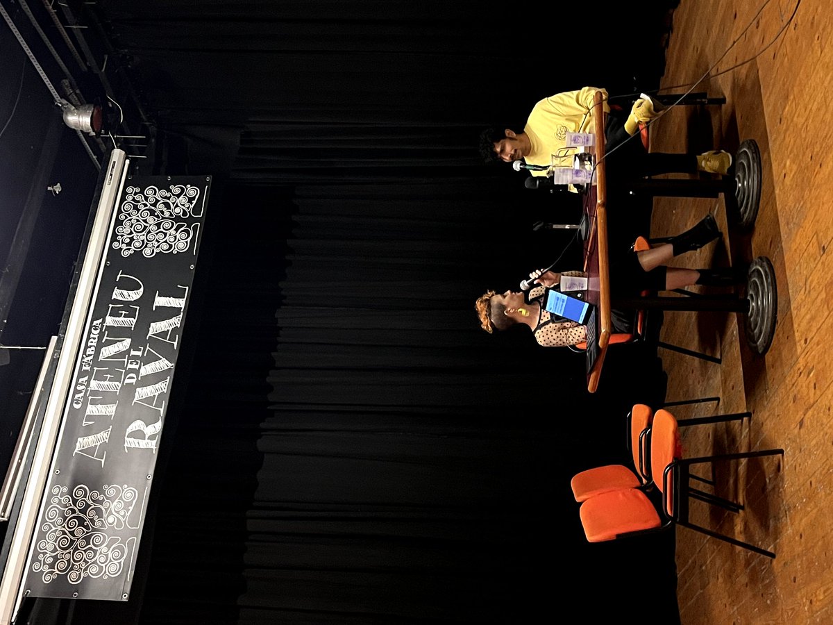 servenfe's tweet photo. Gaudint en directe de la microentrevista d'Andrey a @Sandra_BI, autora de "Todo eso que no sé cómo explicarle a mi madre", del Marilectures d'@espaiQWERTY en el marc del #BCNqueer a l'@AteneudelRaval.

Disponible en breu en @ivoox i Spotify! https://t.co/Fcx50D3q32