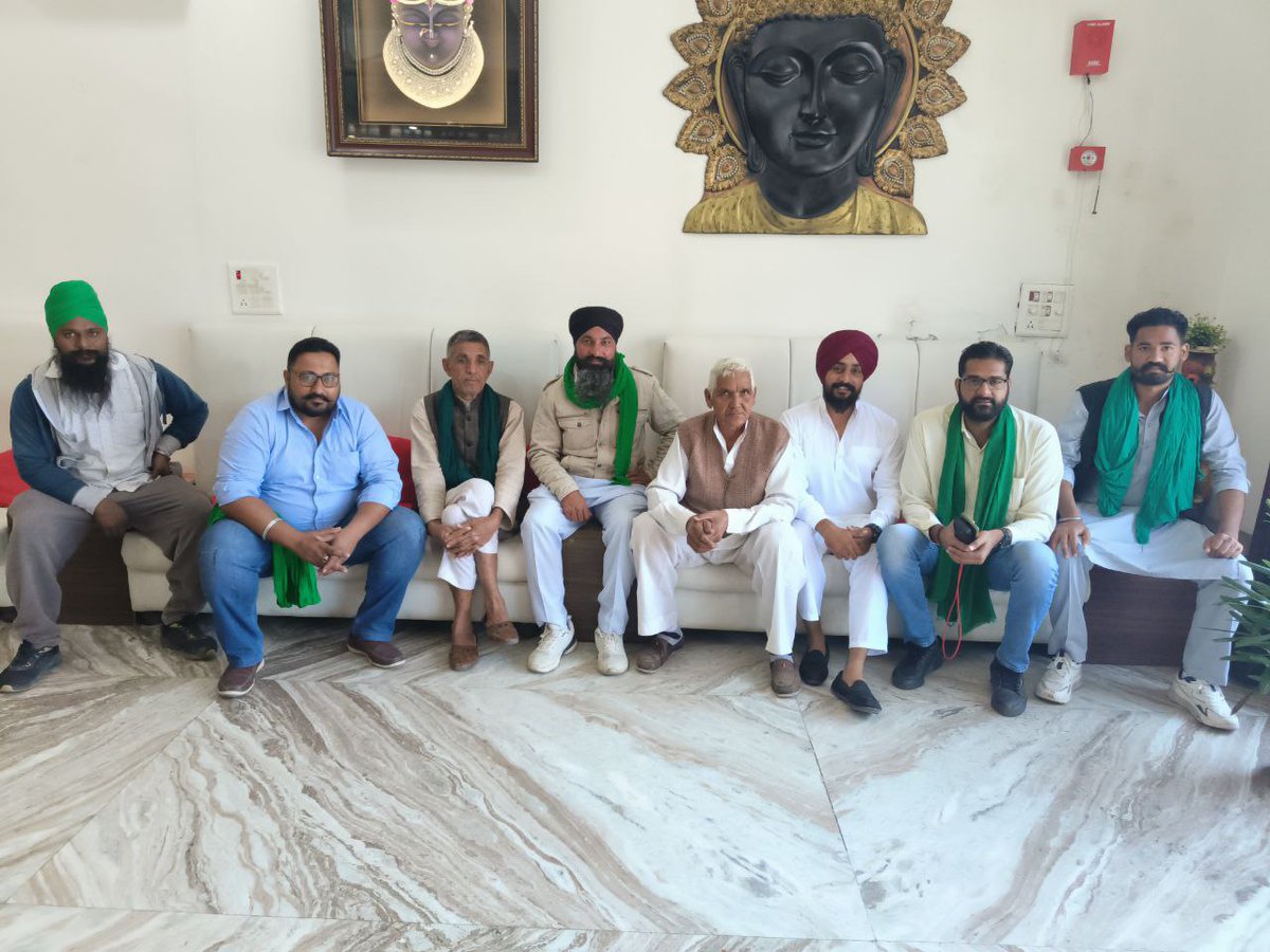 RaviAzadlive's tweet photo. उत्तराखंड के रुद्रपुर जिले के जसपुर में पहुंचने पर भारतीय किसान यूनियन के पदाधिकारी क्रांतिकारी भाई सरदार जगजीत कूलर जी,भाई अमनप्रीत,भाई सुखबीर,भाई सुखदीप सहित अन्य वरिष्ठ पदाधिकारियों और युवा साथियों द्वारा स्वागत और अभिनंदन करने के लिए आभार प्रकट करते हैं।
@OfficialBKU https://t.co/4ALBlkEQWD