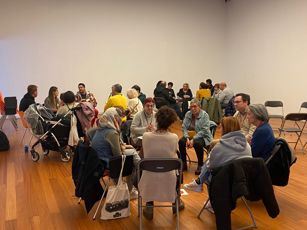bizkaiagara's tweet photo. 👓Jornada 'Acompañamiento con mirada de Derechos Humanos' ¡Hablemos sobre derechos en el ámbito del #voluntariado!
🙌 'Giza eskubideen ikuspegitik laguntzea' jardunaldia. Hitz egin eskubideez boluntariotzaren ikuspegitik 
▶️Infor +: https://t.co/vOhlTG6Z3j 
#BizkaiaGara #bForoa https://t.co/zfgTAgOSjC