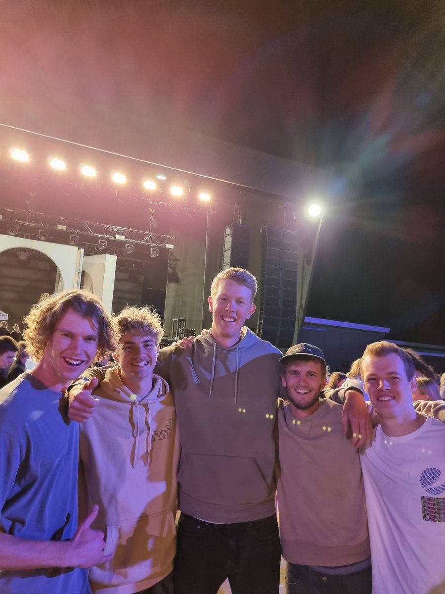 Levikleyn's tweet photo. Bucketlist shit right here
#flumeperth #flume #flumigation
@BradenWags @BoschDoug https://t.co/QVNISngnke