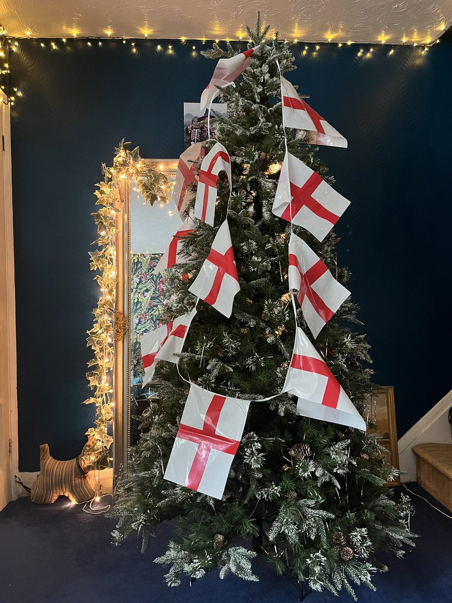 DeanMachine73's tweet image. When your missus says “while I’m at work, you could decorate the tree…”

Don’t worry babe, I’ve got this… 

You’re welcome! 

🎄🎄🎄⚽️⚽️⚽️🦁🦁🦁🏴󠁧󠁢󠁥󠁮󠁧󠁿🏴󠁧󠁢󠁥󠁮󠁧󠁿🏴󠁧󠁢󠁥󠁮󠁧󠁿