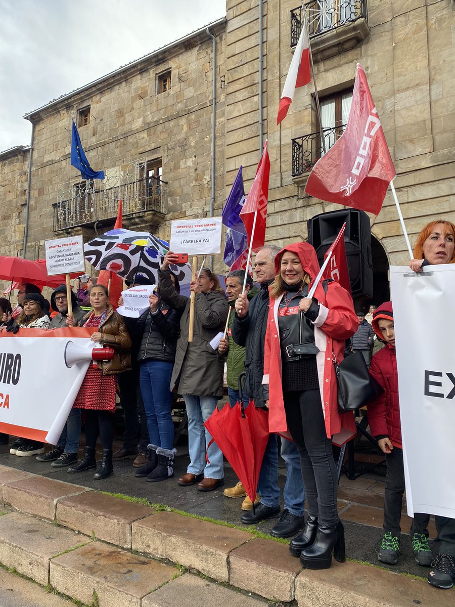 feccoocantabria's tweet photo. 💥Estamos presentes en la manifestación por el futuro de la comarca de Campoo.

⚠Sin empleo, no hay comarcas y tampoco habrá alumnado en nuestras escuelas. https://t.co/JgpdKLsnBw