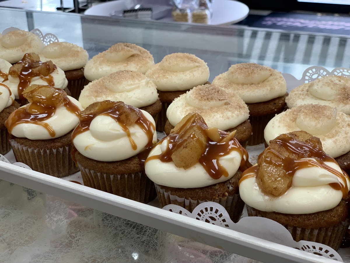 Happy Weekend Cupcake Lovers!

All your seasonal favorites, Caramel Apple, Pumpkin Spice and more.!

#whatsfordessert #fallflavors #thanksgiving #dessert #sweetnessmatters