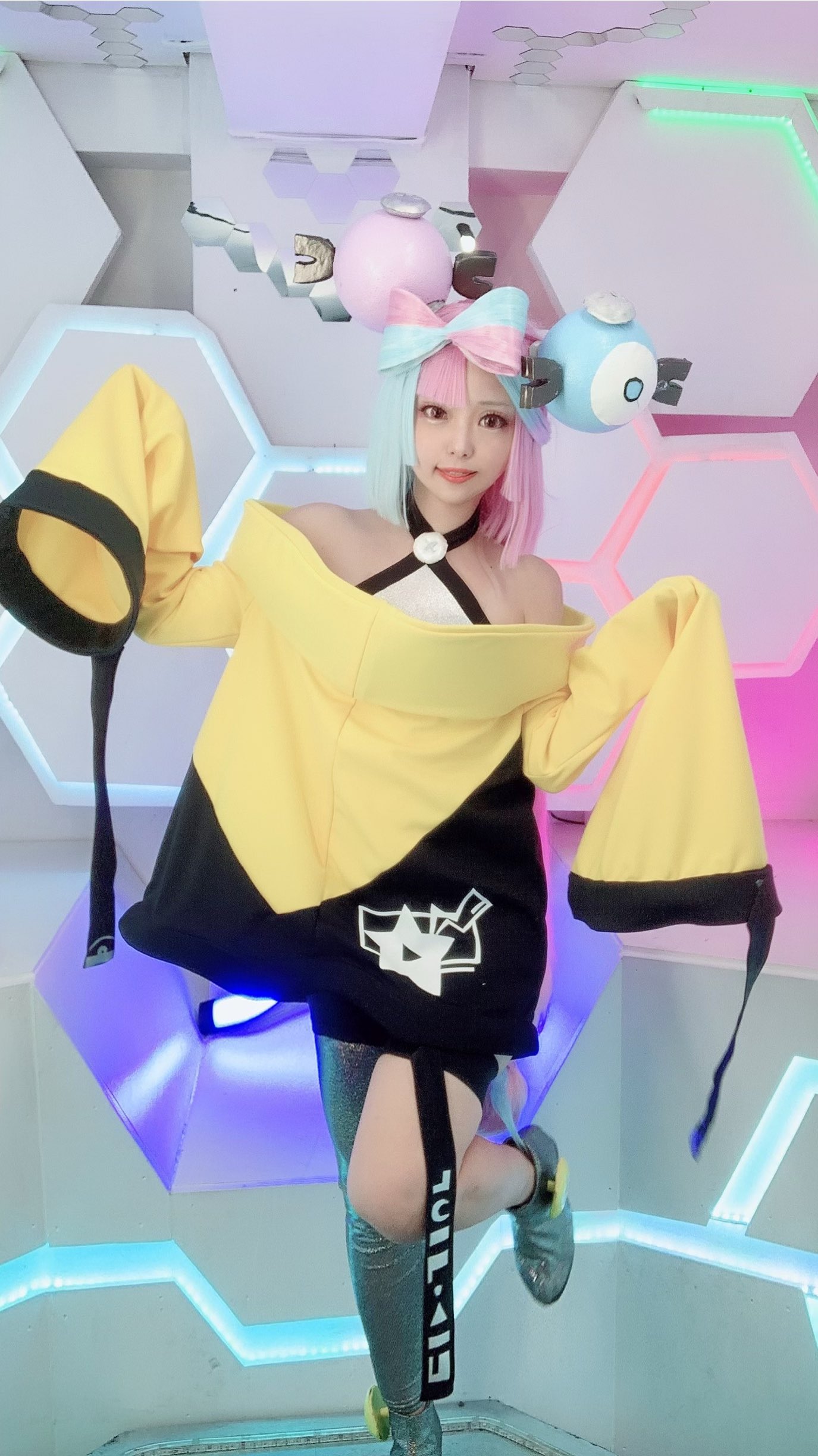 ポケモン ナンジャモ コスプレ ウィッグ 新品未使用 ツートーンカラー リボン ポケモン SV ナンジャモ コスプレ ウィッグ 受注生産ページ