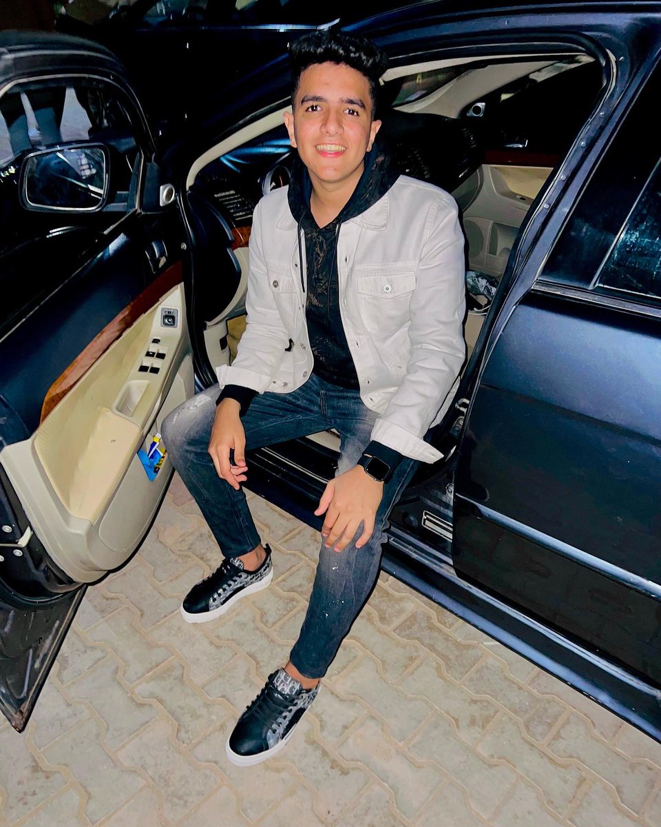 3mrwalied__'s tweet photo. 🖤✨ https://t.co/orYzBSSh9h