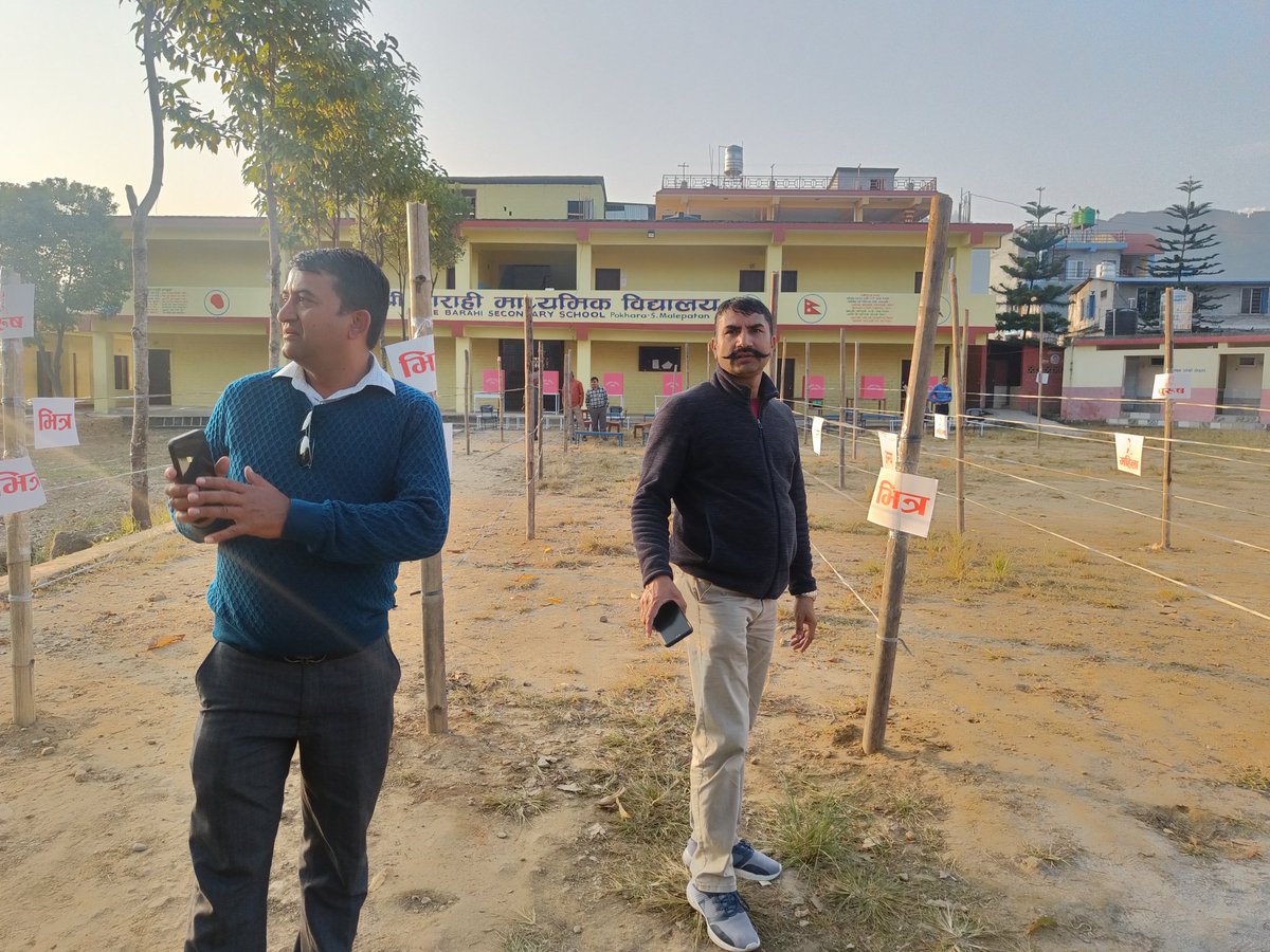 मतदान केन्द्रहरु अनुगमन गर्दै पोखरा ५ मा निर्वाचनको तयारी पूरा । भोली बिहान सूर्योदयसँगै मतदान सुरु हुने !!