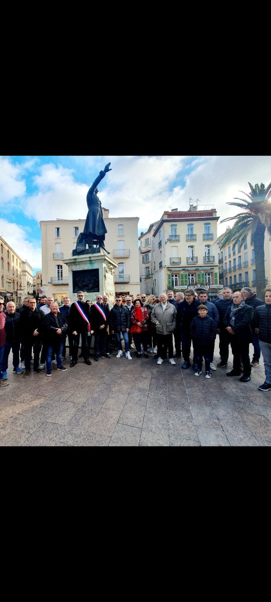 Ceret et Millas réunis Place Arago à Perpignan #ouiàlacorrida