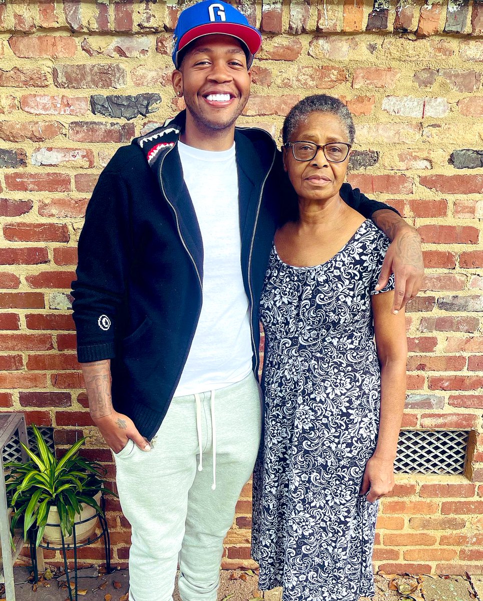 JutWay's tweet photo. Granny Babies ♥️♥️♥️

I’m Poppin Dis Shit Fa My G-Ma

#Jut #JutWay #FamilyALWAYS #Art #FlyGod #FresherThanUrAverage #UrbanStyle #StreetStyle #Swag #Swagg #AJ2 #AirJordan2 #Jordan2 #NinaChanelAbney #JumpMan23 #GoodTimesCLT #Charlotte #CharlotteNC #QueenCity #Charlotte704 https://t.co/RZi2xN9MhY