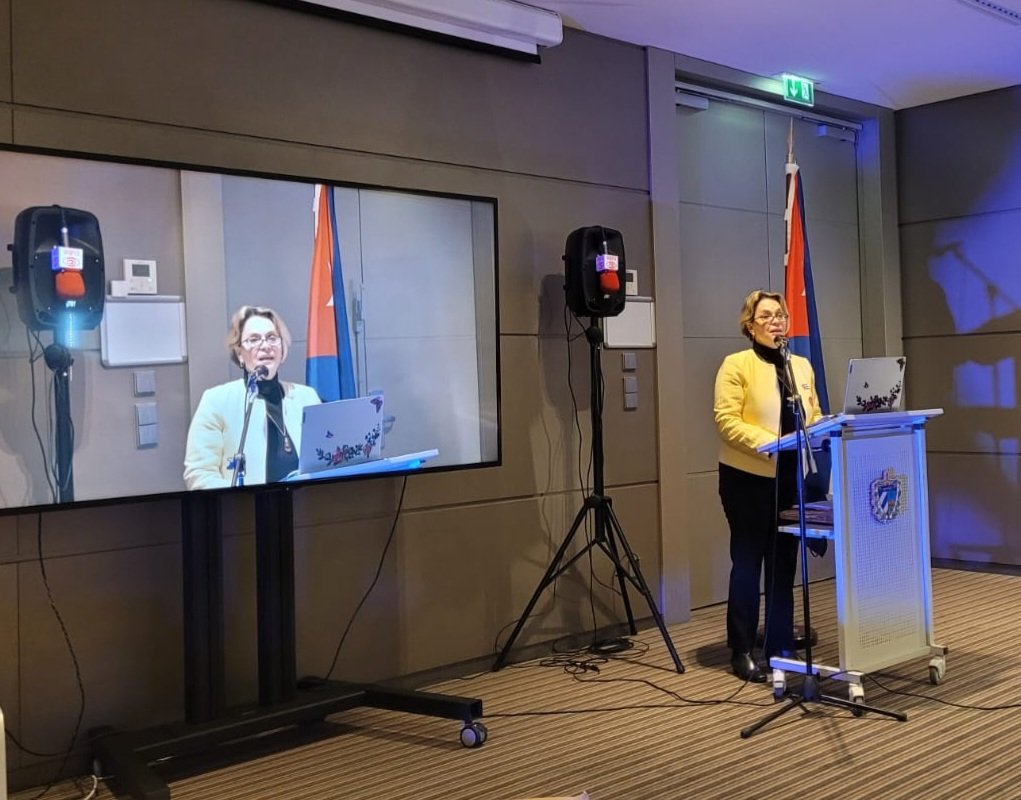 Inauguración #ECRE2022 

En palabras de <a href="/JuanaMartnezGo5/">Juana Martínez González</a>, Embajadora de #Cuba en #Alemania: "Es un motivo de satisfacción que estemos todos juntos reunidos en esta ciudad, geográficamente tan distante, pero tan próxima, en estas  horas, a nuestra Patria querida."

#JuntosXCuba