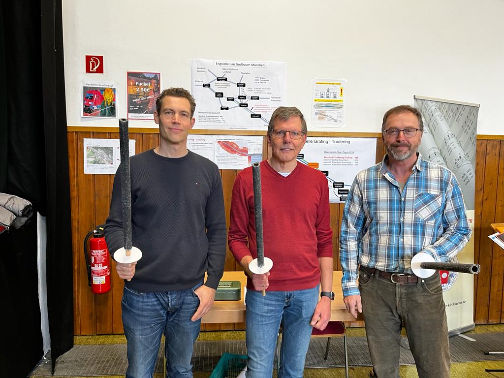 Morgen geht es los mit unserer Demo für mehr #Lärmschutz wegen des zunehmenden #Bahnlärms durch den #Nordzulauf #Brenner Tunnel. Fackeln gibt es zu kaufen auf dem Kathrein-Markt in #Kirchseeon