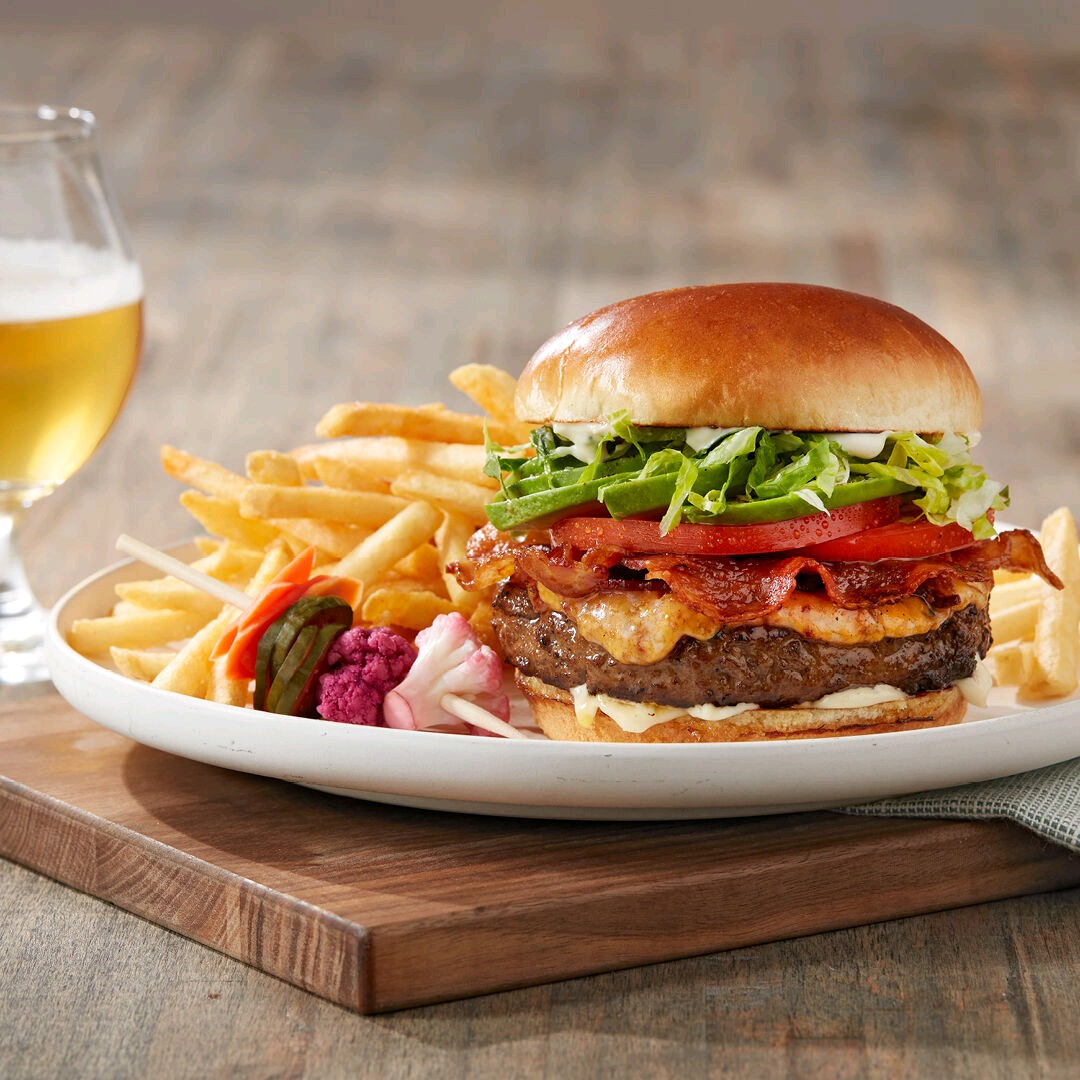 New Fall menu! Check out the tasty offerings that just arrived at Houlihan's, like the BLT Burger, Blackened Mahi-Mahi, and fall cocktails.

OHM proudly manages the following locations:
- N Springfield (Glenstone Ave)
- S Springfield (Republic Rd)
- Jonesboro, AR
- Denton, TX