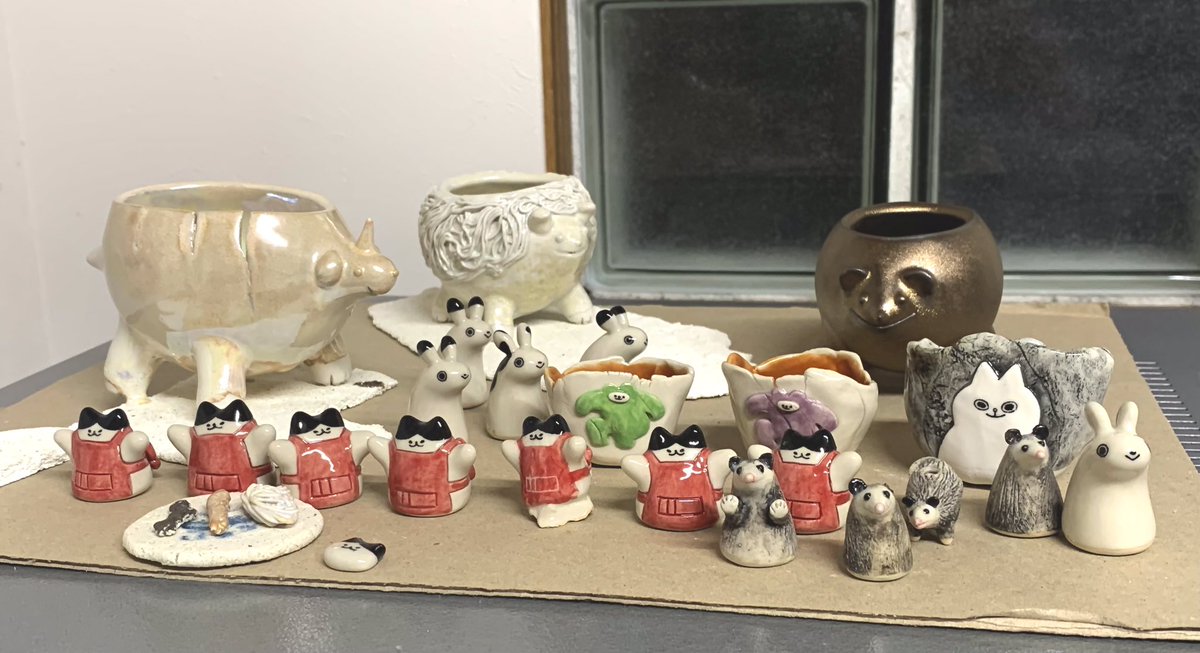 NhrTaniguchi's tweet photo. #陶芸 
#植木鉢
#pottery 
#greenpot
#sculpture 
#猫のフミリス君 https://t.co/myIjfu06u0