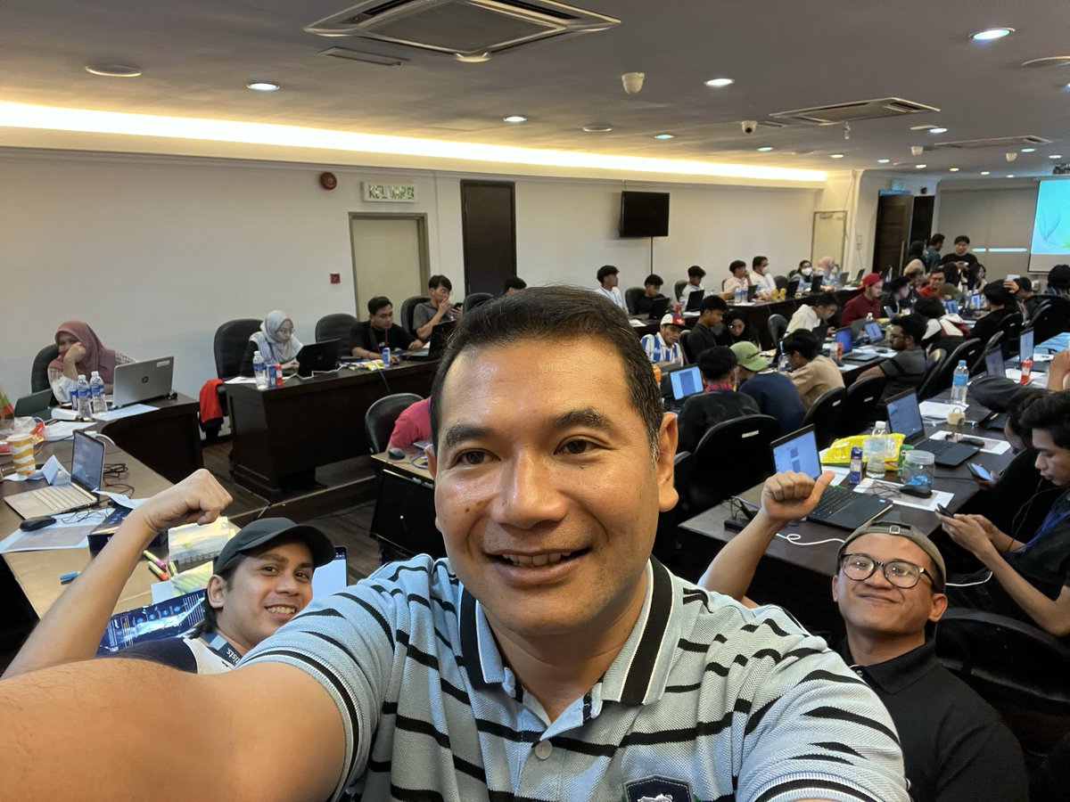 rafiziramli's tweet photo. Terima kasih team #cista & sukarelawan yang memproses keputusan Borang 14 di semua 100+ kerusi yang ditandingi PKR supaya kita dpt memahami pola pengundiab lebih awal.
#AyuhMalaysia
#KitaBoleh https://t.co/rmTsijtGeM