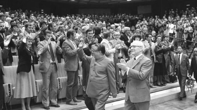 Historical Tyrannous Death Of Powerful Dictators - youngisthan.in/history/histor…