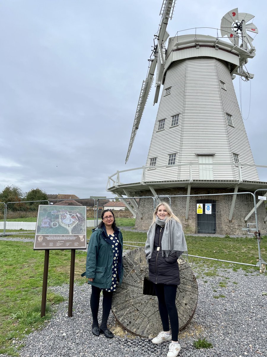 Nice morning helping the ⁦<a href="/huccat/">Hornchurch & Upminster Conservative Association</a>⁩ Upminster &amp; Cranham Action Team with their deliveries to residents. Thanks ⁦<a href="/WestHamCons/">West Ham & Beckton Conservatives</a>⁩ for coming to lend a hand.