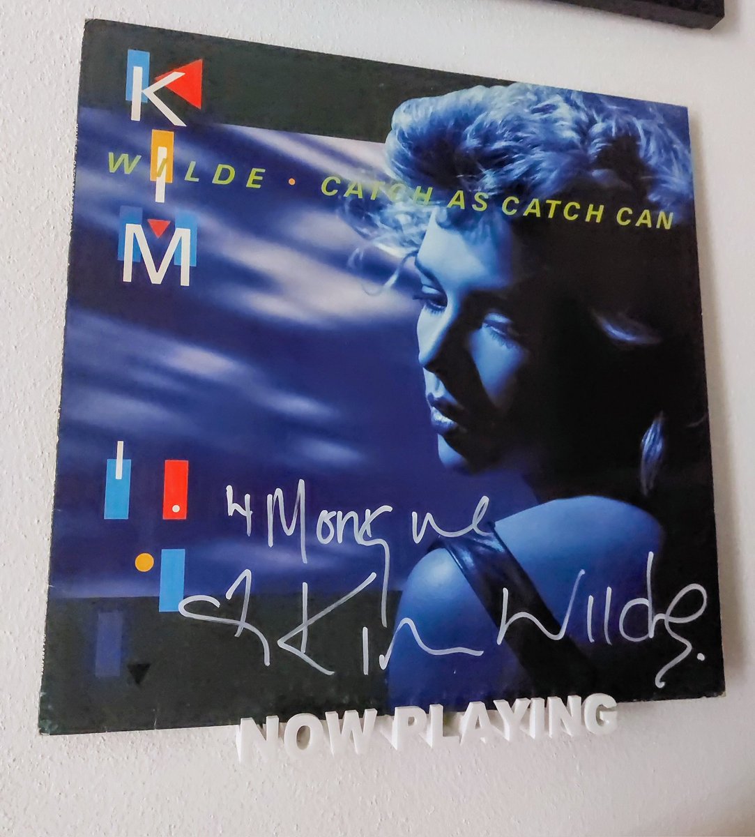 _Nique69's tweet photo. So very happy with my signed Kim Wilde album for my birthday from RETRO Vinyl &amp; Vintage.
Thank you so much @kimwilde. 😍❤️
See you wednesday @ Gebouw-T in Bergen op Zoom. https://t.co/3UQqW5K8PE