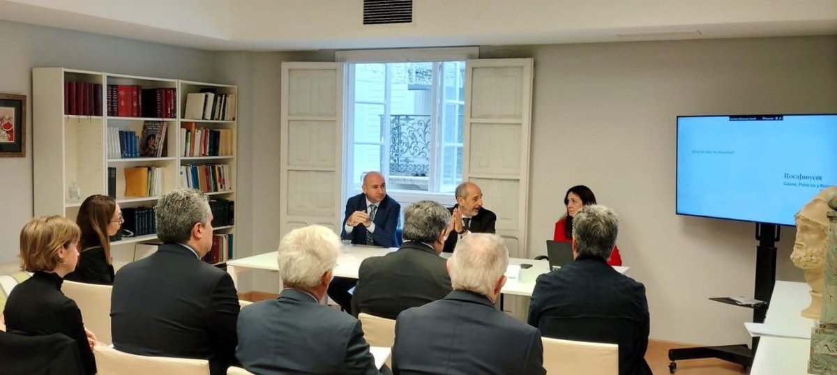 Ayer en Sevilla celebramos un desayuno, organizado por nuestro despacho RocaJunyent-Gaona, Palacios y Rozados Abogados, para hablar con representantes de las entidades públicas de abastecimiento de agua y depuración de Sevilla y Huelva sobre la sentencia del canon de depuración