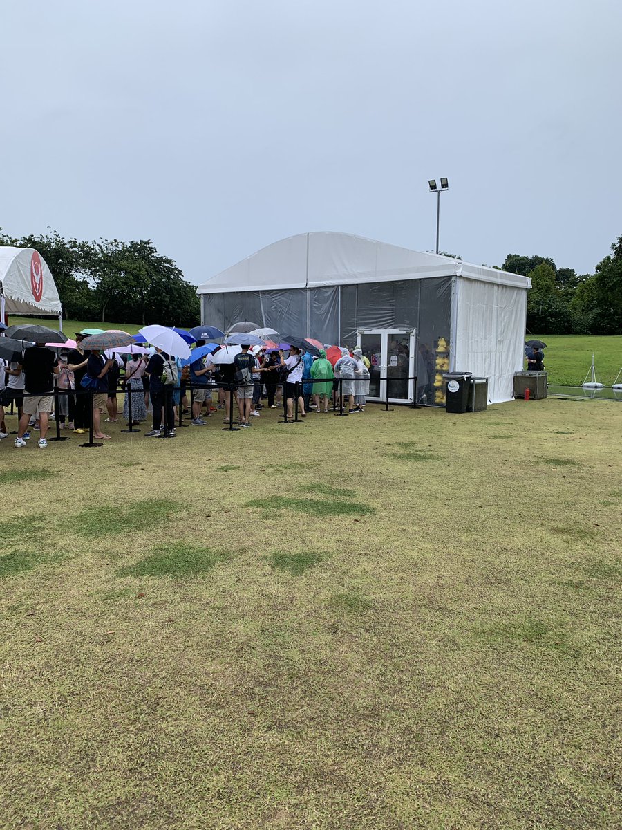 kangkarend's tweet photo. Wet Pokémon go Safari SG https://t.co/71cPfH3cWK