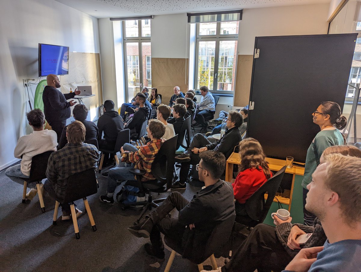 DevFestHH's tweet image. Lunch is over, everyone well feed? Good, as we are in the next round of talks already! Thx a lot for joining to @PreusslerBerlin, @r_mdias and Dragos Crintea ... #WearOS #leadership #GoogleCloud at #devfestHH #DevFest22